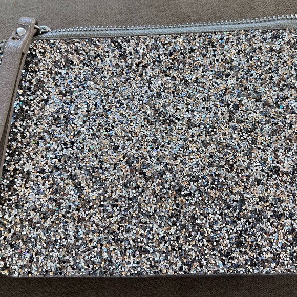 Old Navy Wristlet, Sparkling crystals of Silver, Gold , Rose Gold & Black - Picture 4 of 10